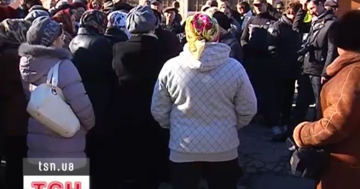 На Прикарпатті протестують проти "земельних рішень" місцевих депутатів
