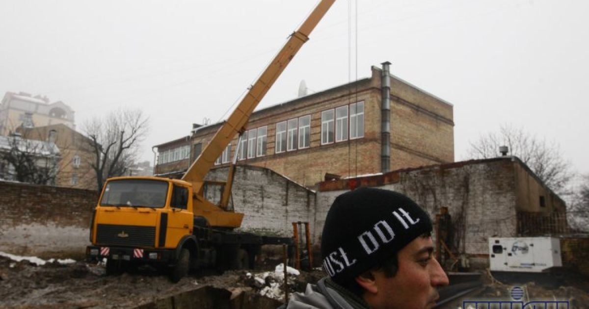 Інспекція архбудконтролю заборонила будівництво "акваріуму" для Філарета