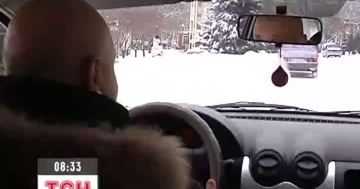 У Луганську в автоквесті рятували Снігуроньку