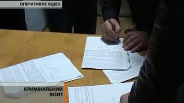 Правоохранители встретили российского криминального авторитета у трапа самолета