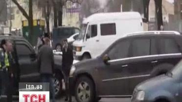 VIP-ДТП в Киеве: экс-мэр выехал на встречку и врезался в ограждение