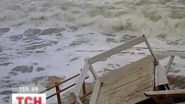 Начали подсчитывать убытки от шторма на Черном море