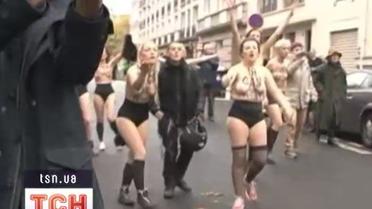 Femen в Париже подрались с консервативными католиками