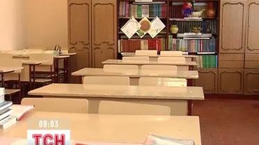 Чотири школярки отруїлися пігулками для схуднення