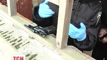 В Киеве солдат выстрелил себе в голову из пистолета