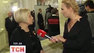 На первое заседание Рады депутаты приехали на "дешевых" внедорожниках