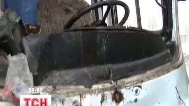 В Сумах столкнулись грузовой "Мерседес" и пригородный автобус
