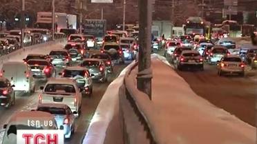 На работу и с работы киевляне на авто ездят по два часа и более