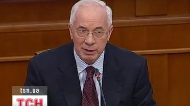 Азаров посоветовал украинцам навести порядок в своих дворах самостоятельно