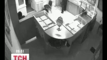 На Донетчине разыскивают напавших на ломбард