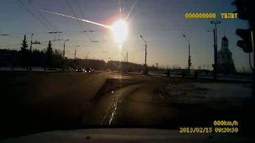 В Челябинске упал метеорит. Видео очевидцев