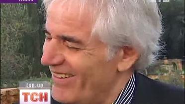 Певец Альбано охотно подпускает к себе незнакомцев