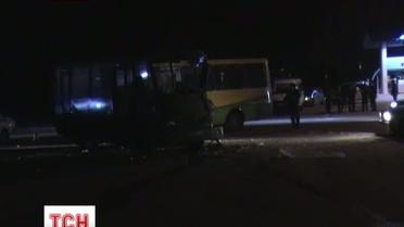 Два пассажирских автобуса попали в аварию в Харькове