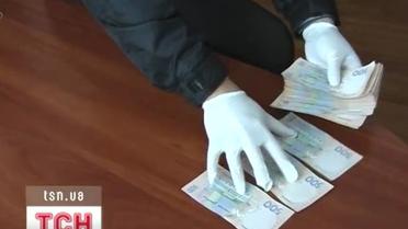 Чиновника поймали на получении взятки в 4 миллиона гривен