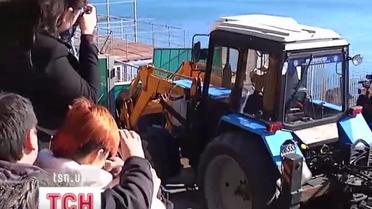 Анатолий Могилев оседлал экскаватор