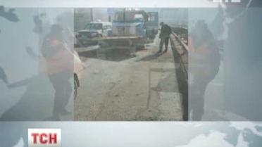 В Киеве начали ремонтировать дороги