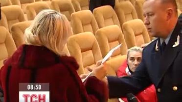 В Киеве активисты с кирпичами требовали наказания для застройщиков на Десятинной