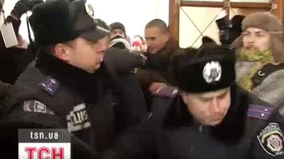 Столичний Гостинний двір сьогодні брали штурмом