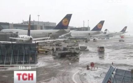 В Борисполе самолет посадили рядом со взлетной полосой - очевидцы