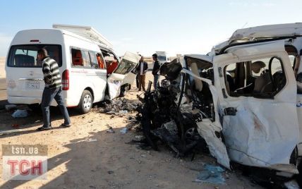 У Єгипті семеро туристів загинули в жахливій аварії біля відомого курорту
