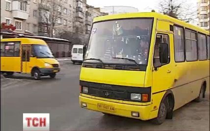 Тисячі людей не змогли потрапити у Київ на роботу через страйк маршрутників
