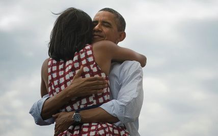 Фото обійм Обами з дружиною зібрало найбільше лайків в історії Facebook