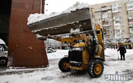 Азарову сподобалось, як комунальники очистили Київ від снігу