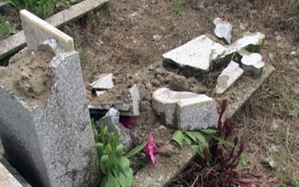 У Чернігівській області єврейські могили розмалювали свастикою
