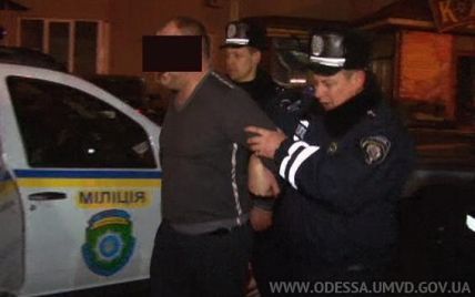 Поки полтавець в Одесі розстрілював відвідувачів клубу, невідомі крали речі з гардеробу