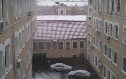 Київ завалило першим снігом