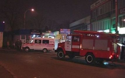 Вночі у Києві палав торговельний центр