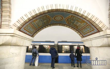Київський метрополітен сповільнить рух потягів через зношеність колій