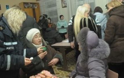 Постраждалі від вибуху в харківській багатоповерхівці голодують і просять про допомогу