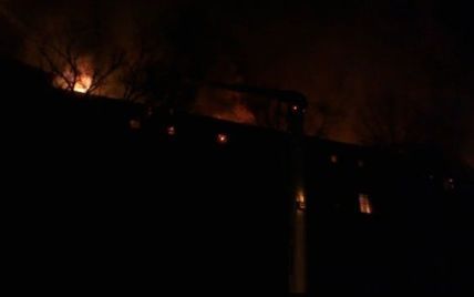 Мешканці згорілого будинку на Мазепи не поспішали евакуюватися, бо думали, що це фейєрверк