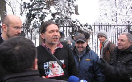 У парламентській бійці депутату від опозиції зламали пальця