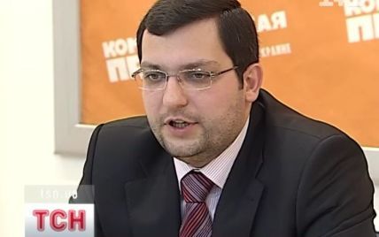 НБУ запевнив, що власники валюти не втратять через податок на продаж