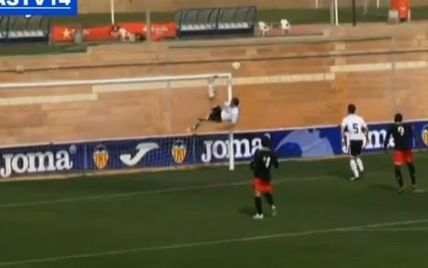 Суперсейв! Іспанський захисник витягнув м'яч ногою з "девятки" (відео)