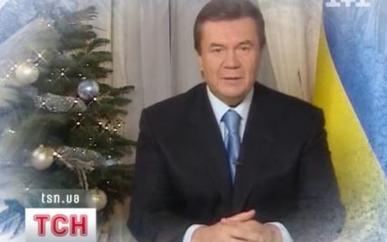 "Картинка" новорічних привітань українських президентів іноді важливіша за слова