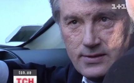 Ющенко добудовує готель на Прикарпатті і кличе сусідів працювати у нього