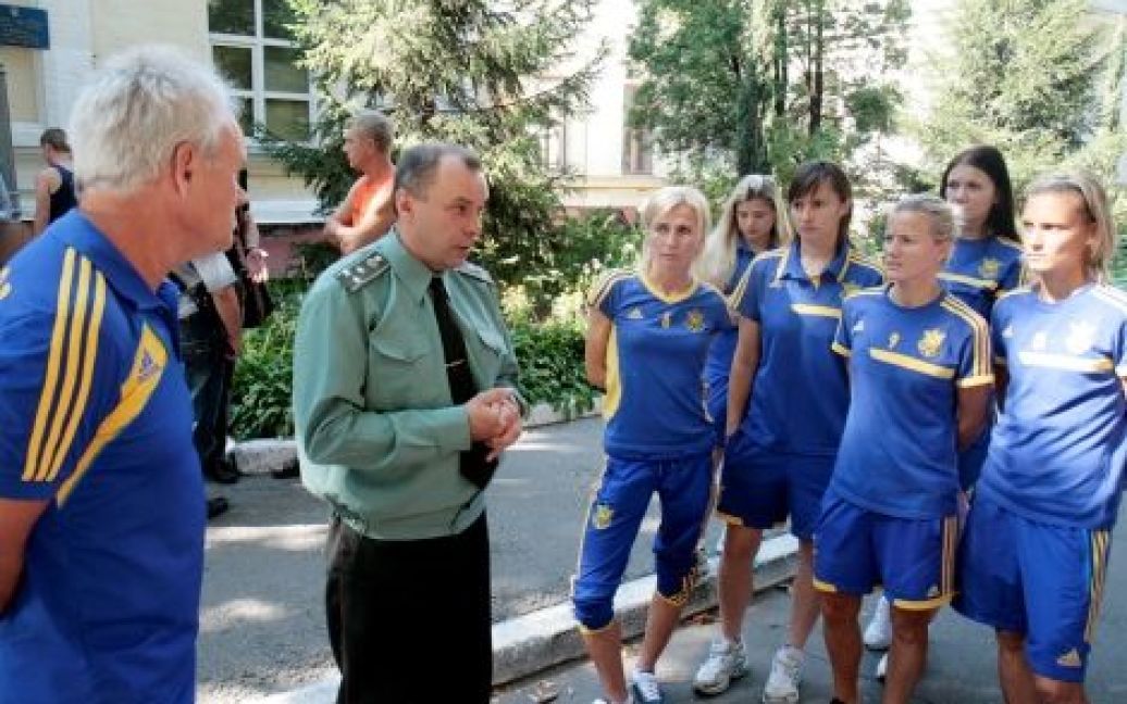 Футболістки збірної України відвідали поранених військових / © Volodymyr Kukhar | Facebook