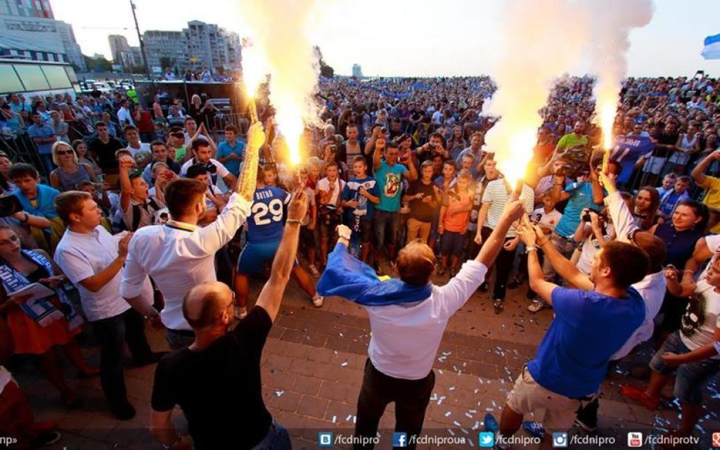 Награждение "Днепра" в день Днепропетровска / © fcdnipro.ua