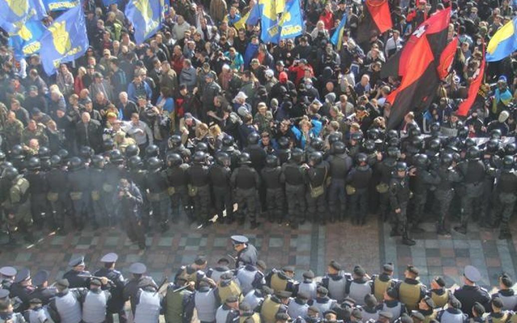 Активісти намагалися захопити будівлю Верховної Ради / © Українська правда