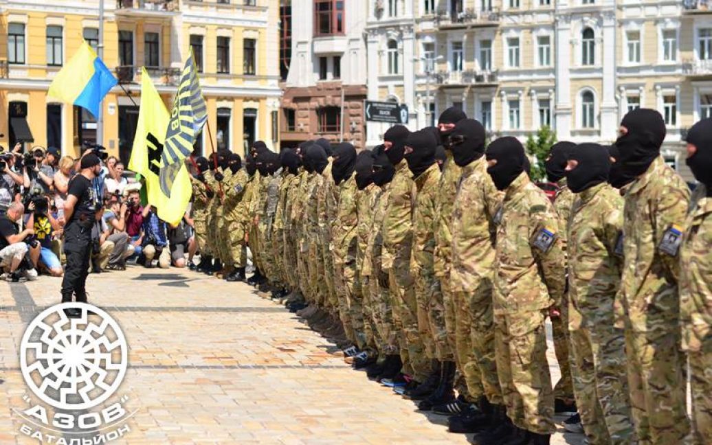 Батальйон "Азов" поповнився новими добровольцями / © facebook.com/nina.grushetska