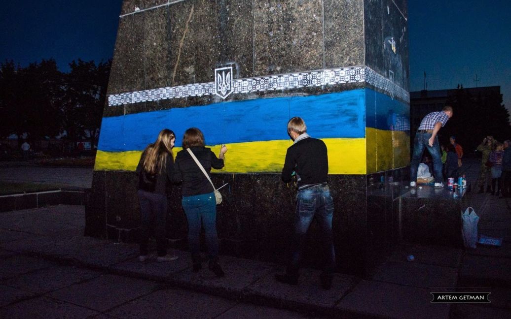Ленін у Краматорську став патріотом України / © artemgetman.blogspot.com