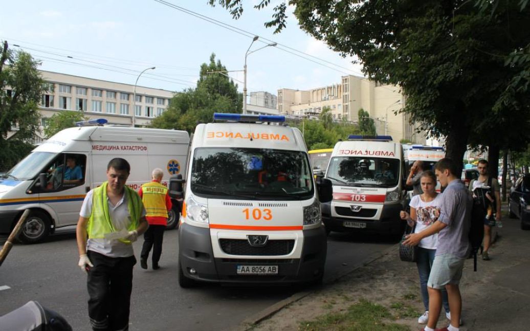 В Киеве маршрутка врезалась в столб / © landvestdubai.com