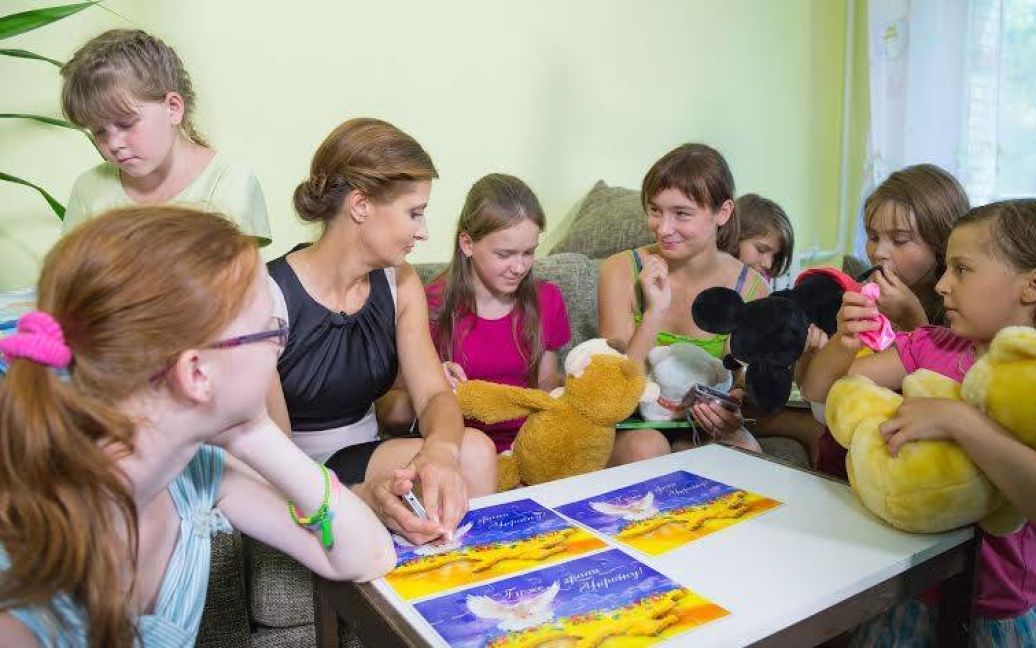 Марина Порошенко відвідала дітей із зони АТО / © facebook.com/petroporoshenko