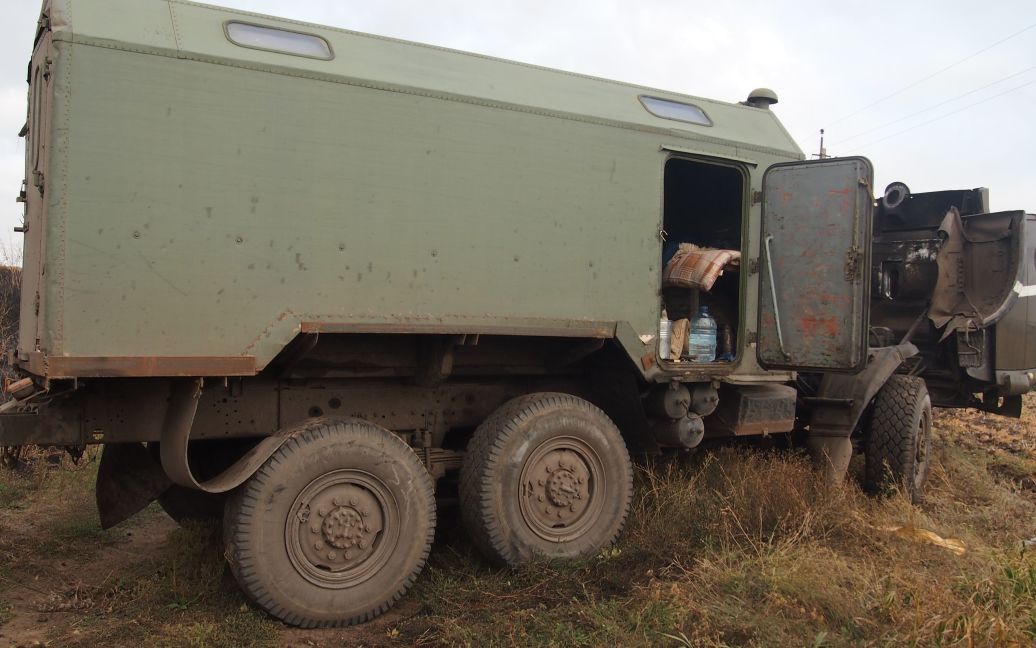 Військова вантажівка розтрощила легковик / © ТСН.ua