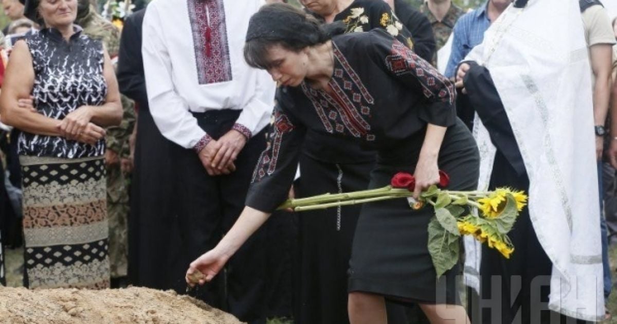Раненый Березовый сам сделал себе перевязку