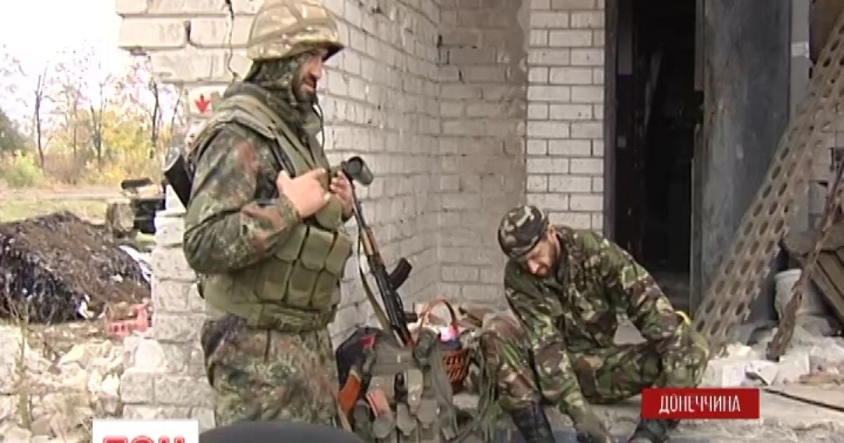 В Песках вследствие многомесячных обстрелов почти не осталось целых домов