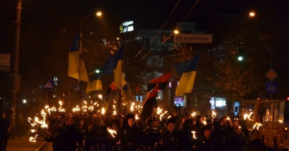 Марш памяти воинов УПА в Луцке. / © Волинські новини